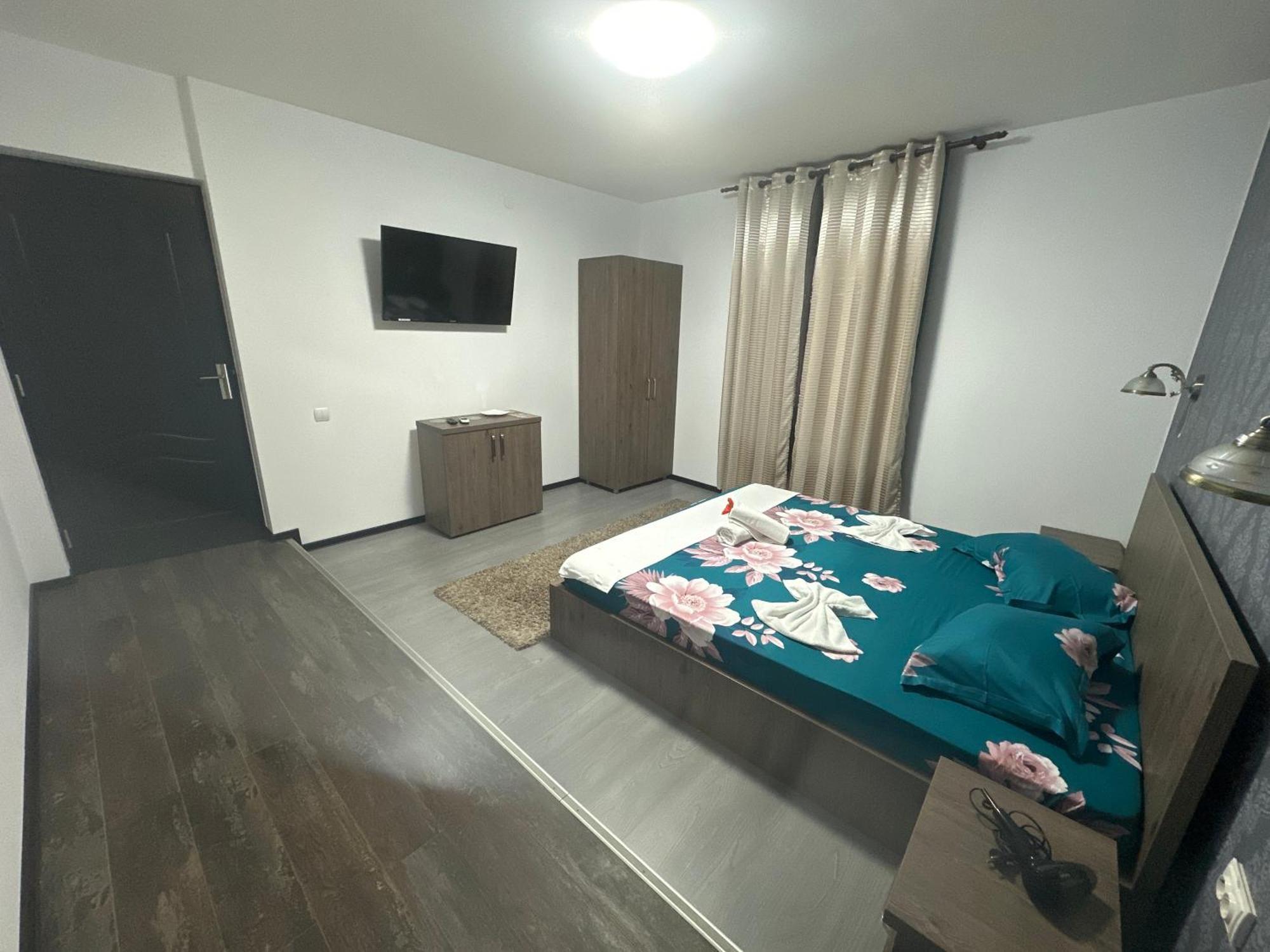 Casa Clau Hotel Orşova Buitenkant foto