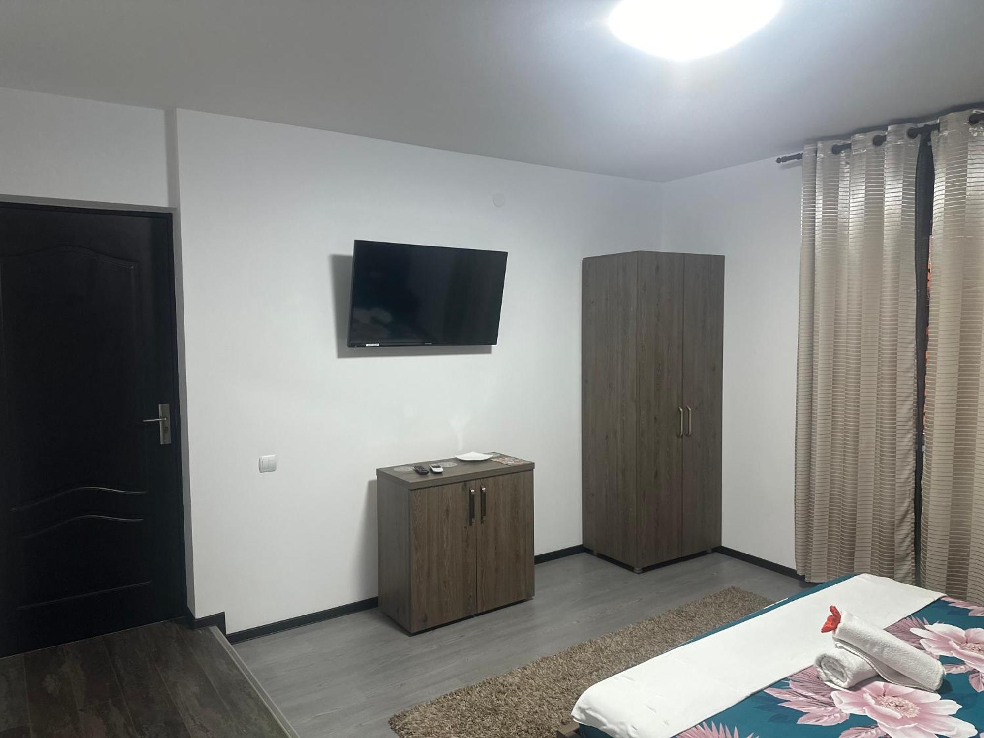 Casa Clau Hotel Orşova Buitenkant foto