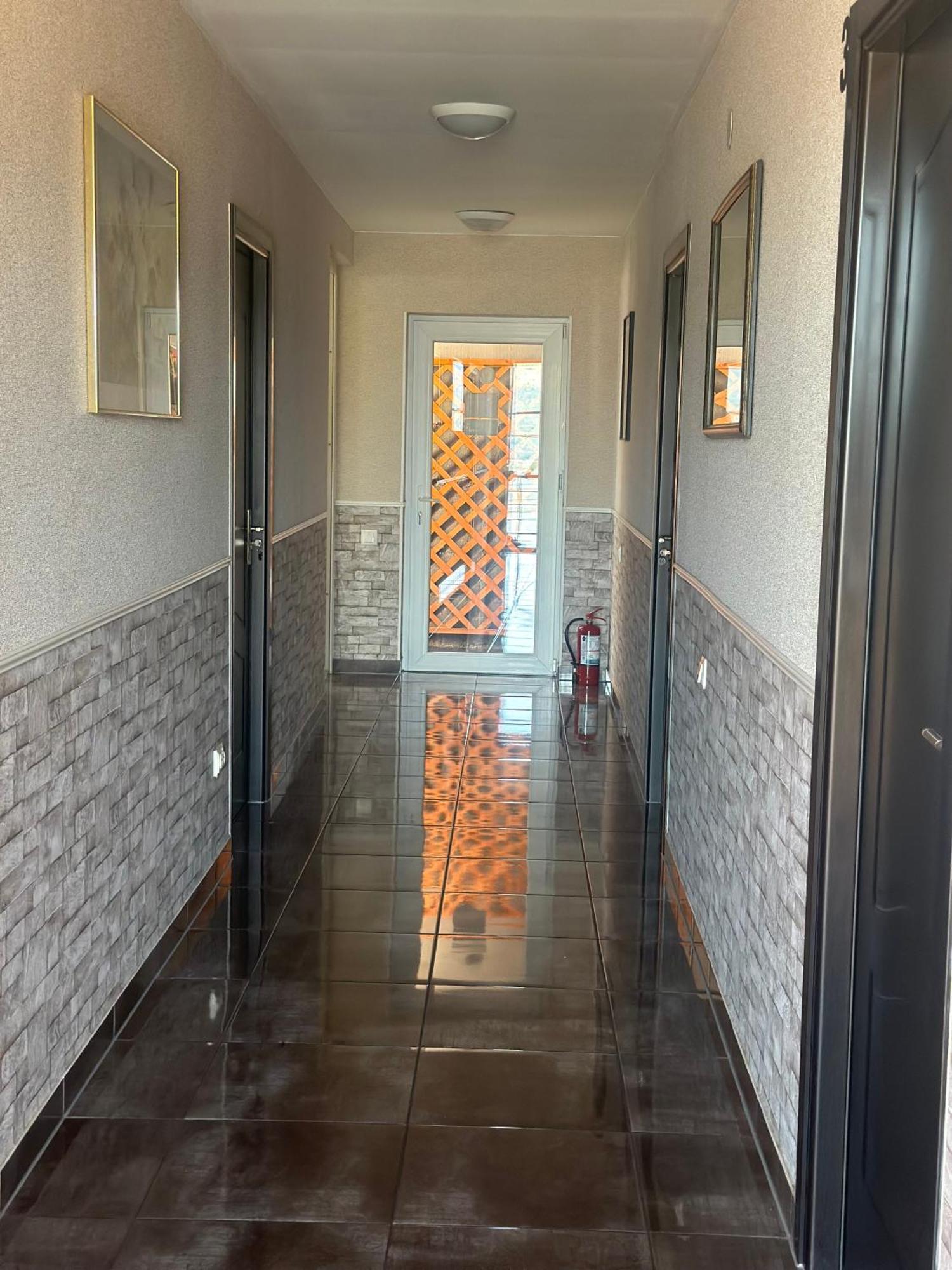 Casa Clau Hotel Orşova Buitenkant foto