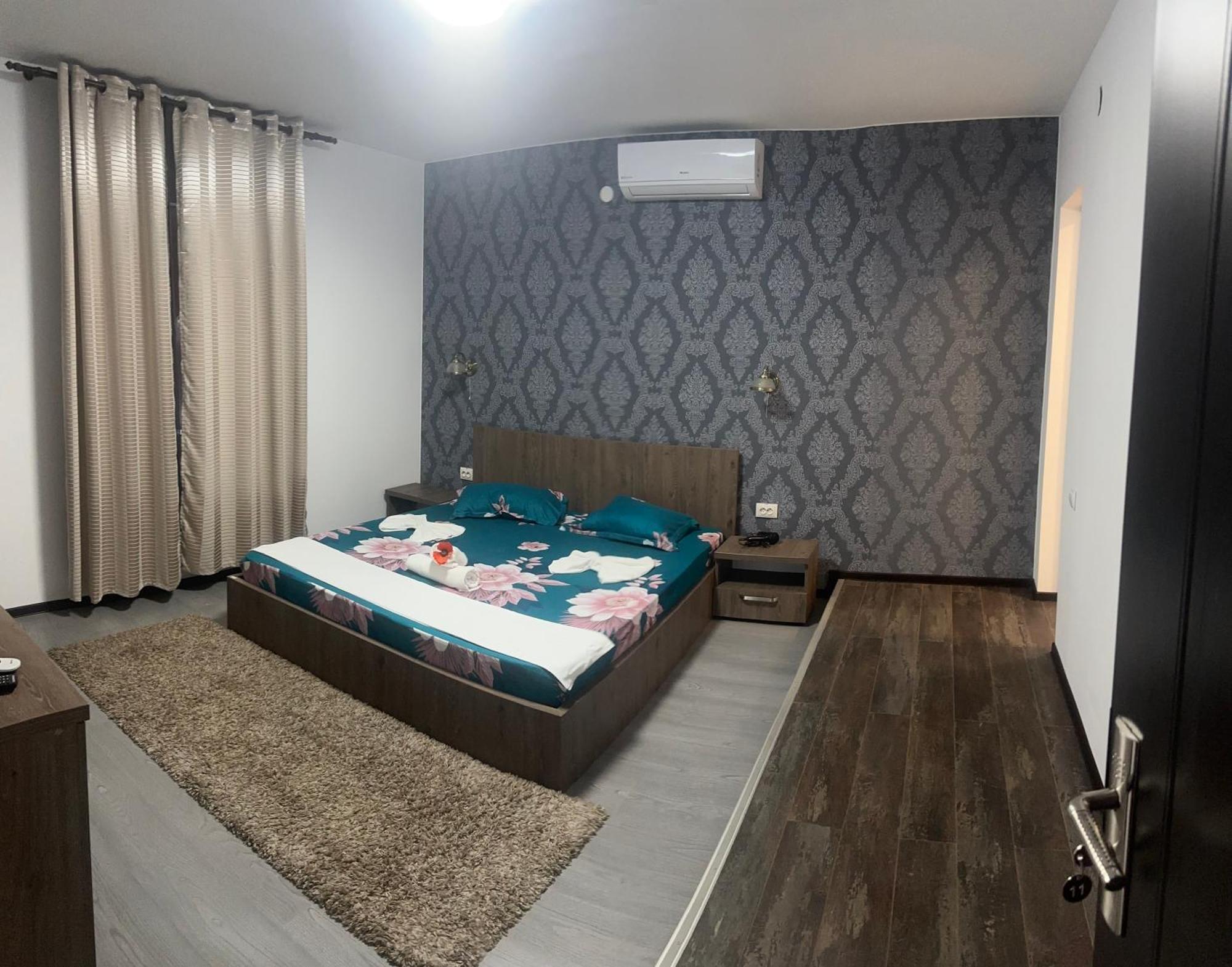 Casa Clau Hotel Orşova Buitenkant foto